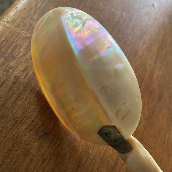 Vintage Mother Of Pearl Sculpted Caviar Spoon - Picture 5 of 8